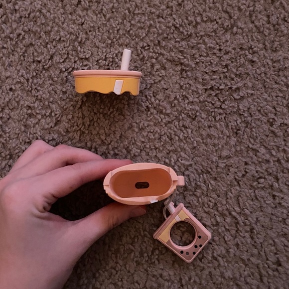 boba airpods case with keychain - Picture 4 of 4